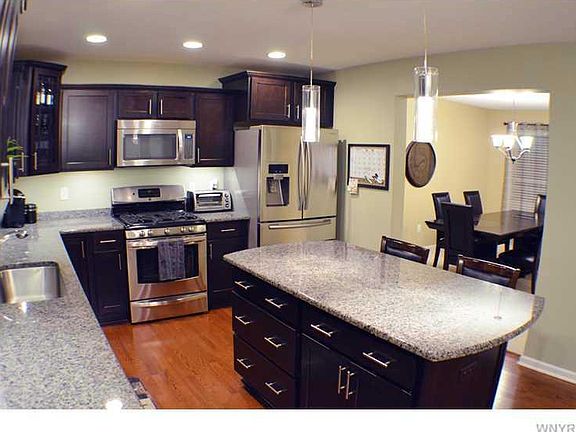 3rd image of 147 Chancellor Ln