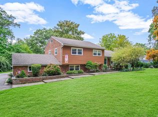 133 Old Field Rd, Huntington, NY 11743