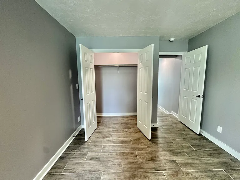 2144 Westchester Dr — Photo 37