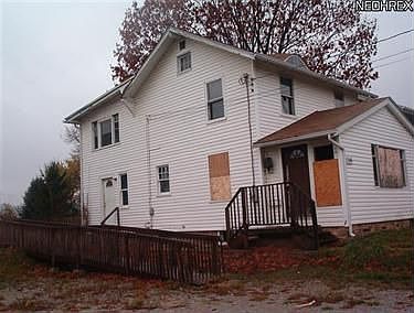 2nd image of 2006 Fremont Pl SW