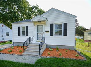 4029 Oxford St, Des Moines, IA 50313