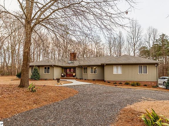 2nd image of 46 Lawrence Ave