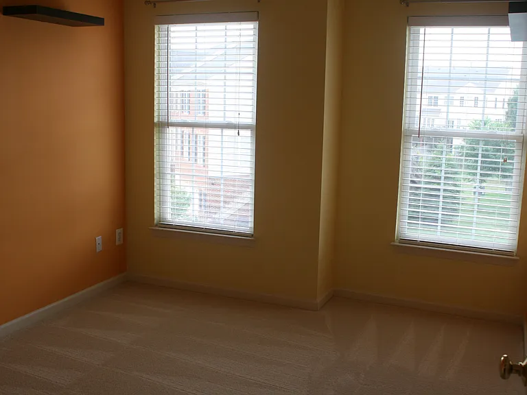 22593 Welborne Manor Sq — Photo 28