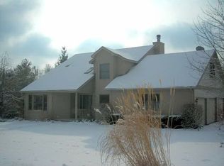 366 Crosswind Dr, Dimondale, MI 48821