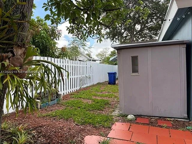 6215 SW 20th St — Photo 26