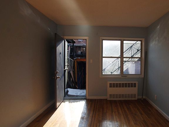 3rd image of 901 E 103rd St Unit 1