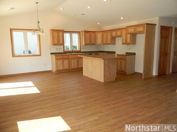 3rd image of 124 Rosewood Ln