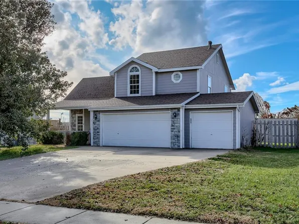 2711 Stratton Dr, Eudora, KS 66025