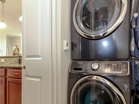 5th image of 2424 S 41st St APT 521