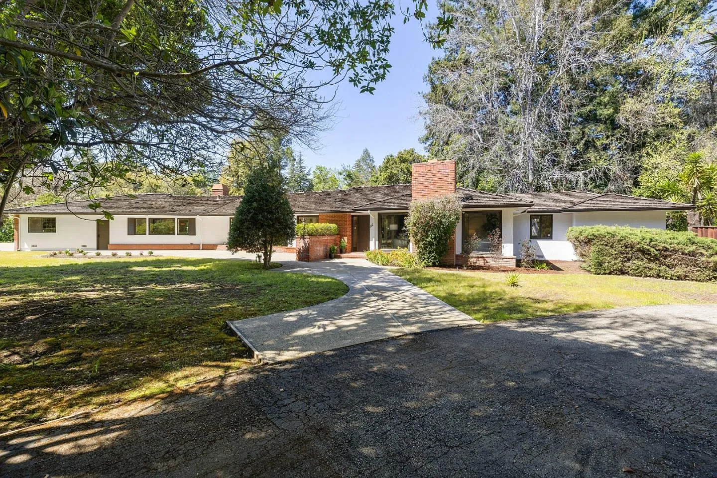 102 Linden Ave photo 1