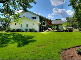 26850 N Woodland Rd, Beachwood, OH