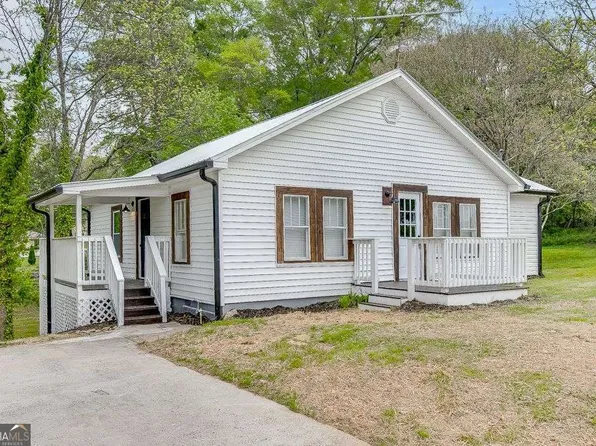 344 Falls Rd, Toccoa, GA 30577