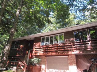 107 Stone Chair Trl, Greentown, PA 18426