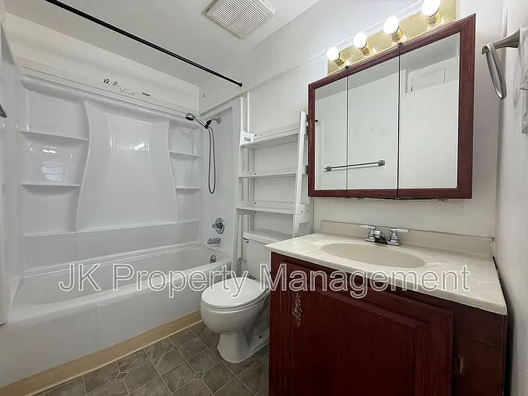 1322 1st Ave NW #2 — Photo 13