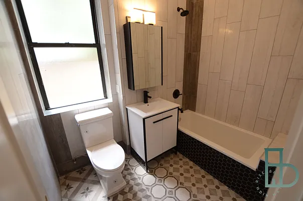 Rented by Miron Realty Group | media 11