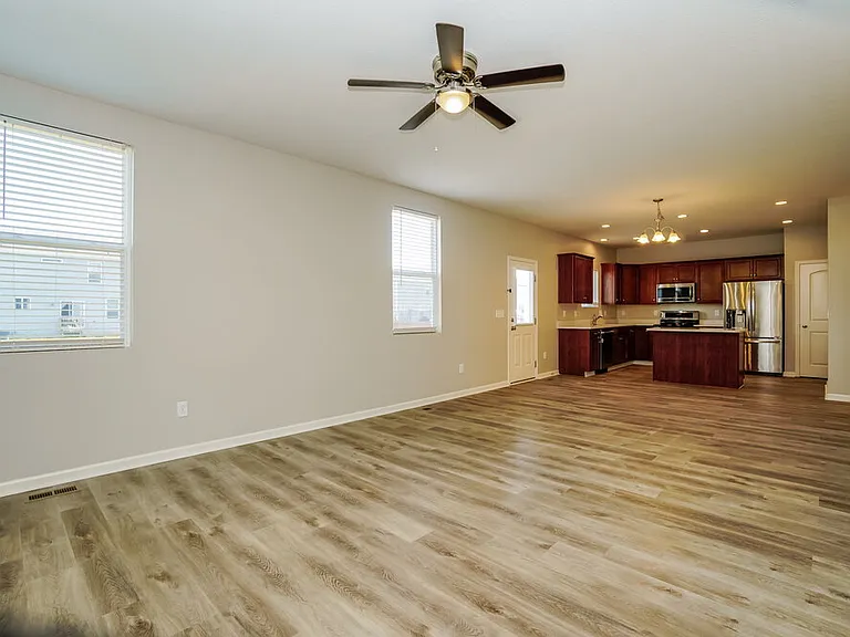 259 Glen Crossing Dr — Photo 10