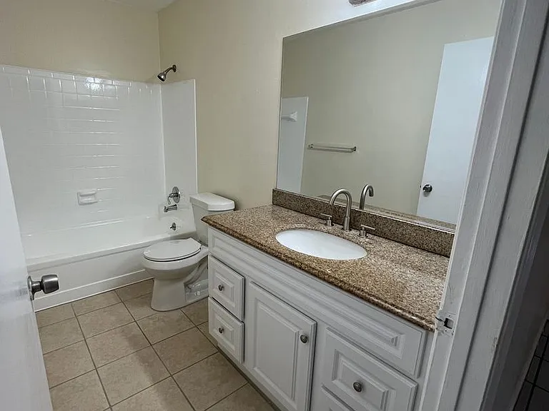 605 Northlake Blvd #48 — Photo 8