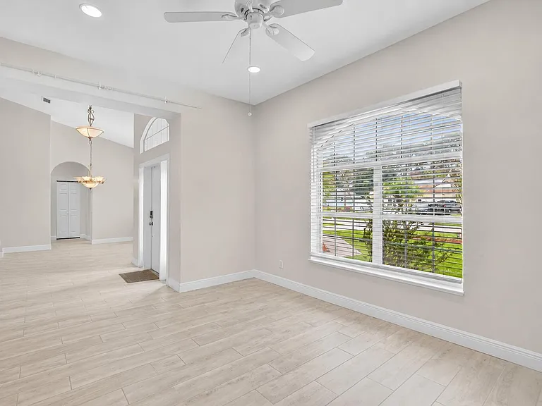 1571 SW Hunnicut Ave — Photo 7