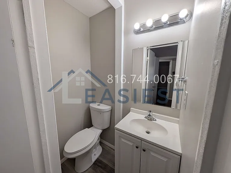 8406 E 93rd St — Photo 15