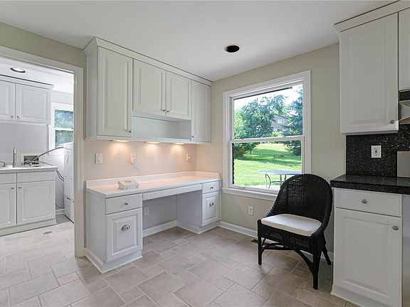 5th image of 3479 Ivy Dr