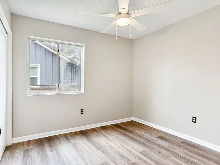 3 Oxford Ct — Photo 22
