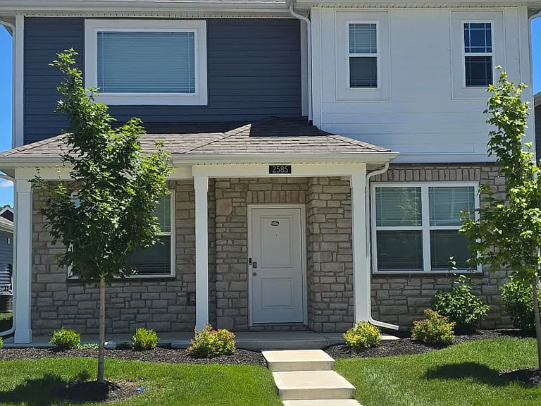 2585 Lamar Dr — Photo 1