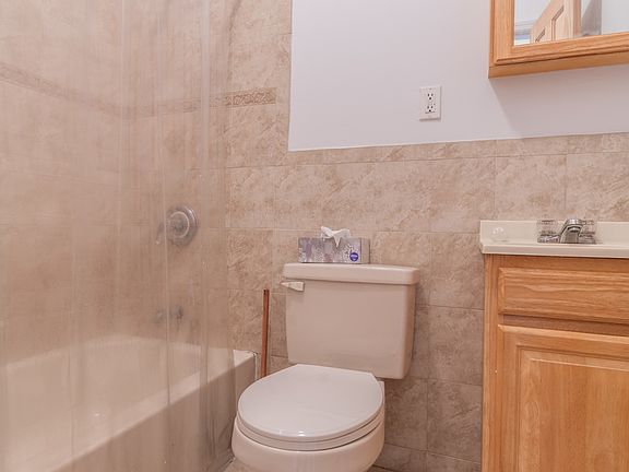 3rd image of 206 Irving Ave #3LEFT