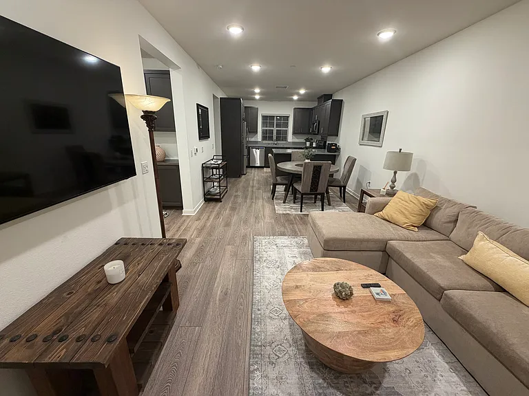 877 Blackstone Dr — Photo 28