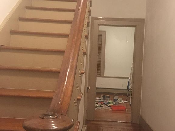 2nd image of 422 Glasgow St