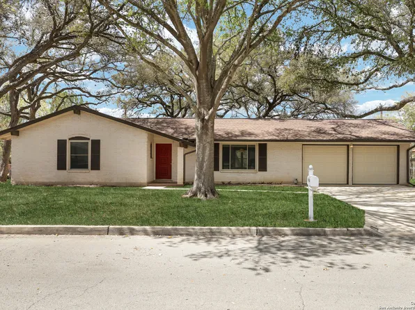 111 Quail Dr, Universal City, TX 78148