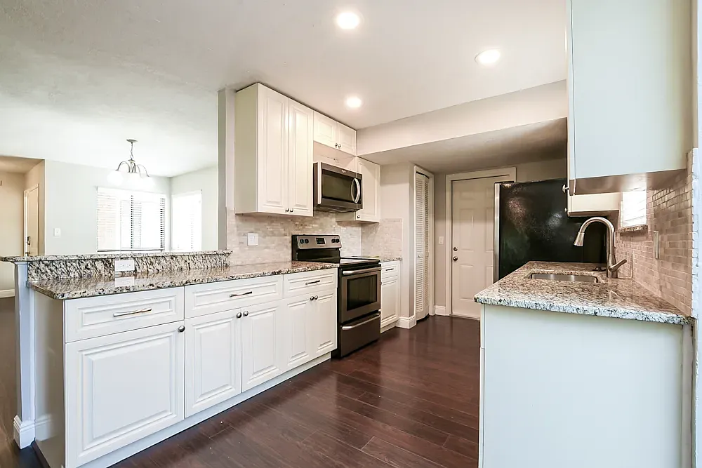 3 bed, 1761 sqft, $1,300 — Photo 2