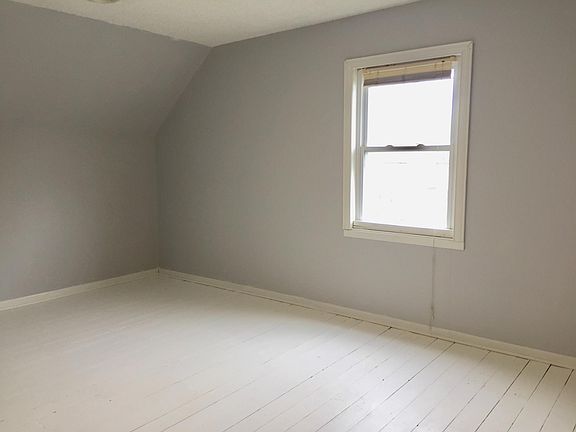 2nd image of 605 N Market St Unit 2
