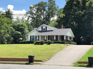 3928 Old Vineyard Rd, Winston Salem, NC 27104