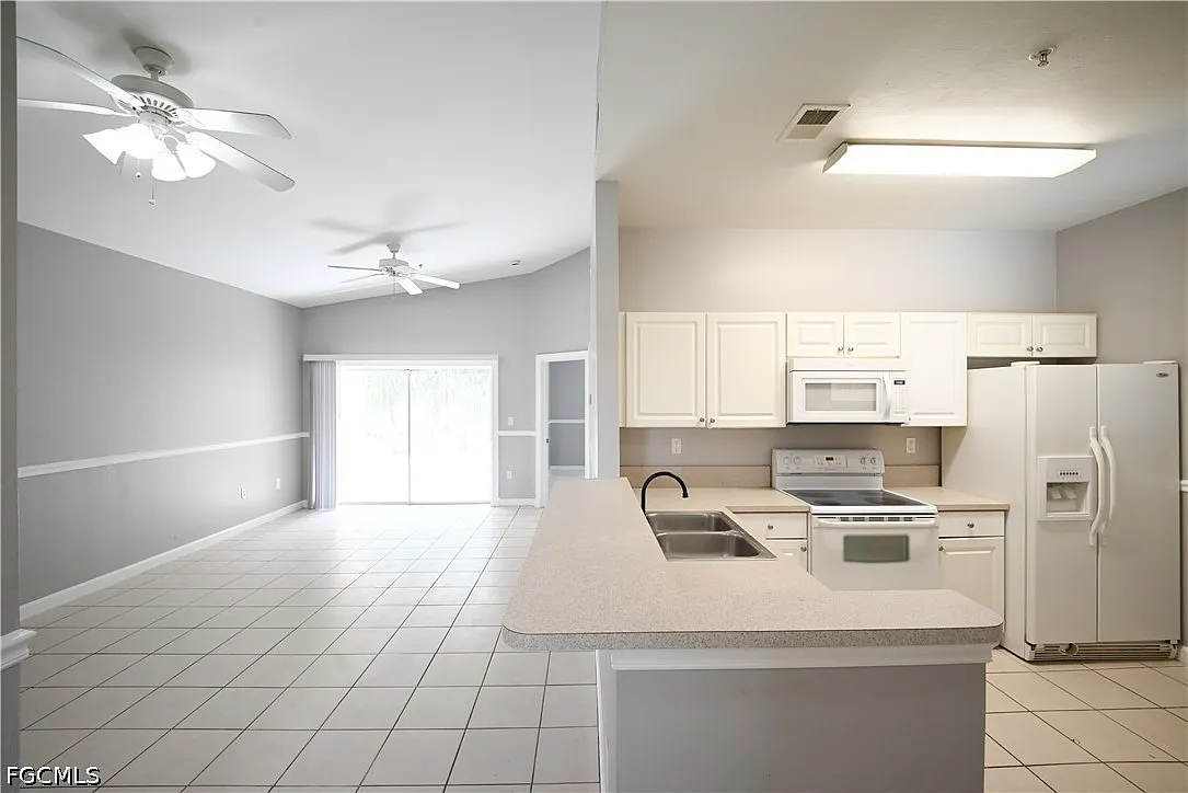 3 bed, 2.0 bath, 1043 sqft, $1,700 — Photo 4
