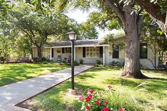 1st image of 140 W Oakview Pl