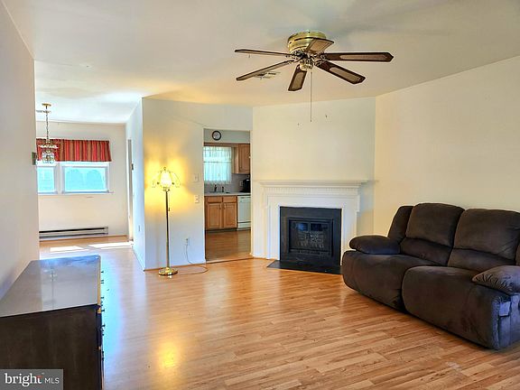 3rd image of 81 Falmouth Ave