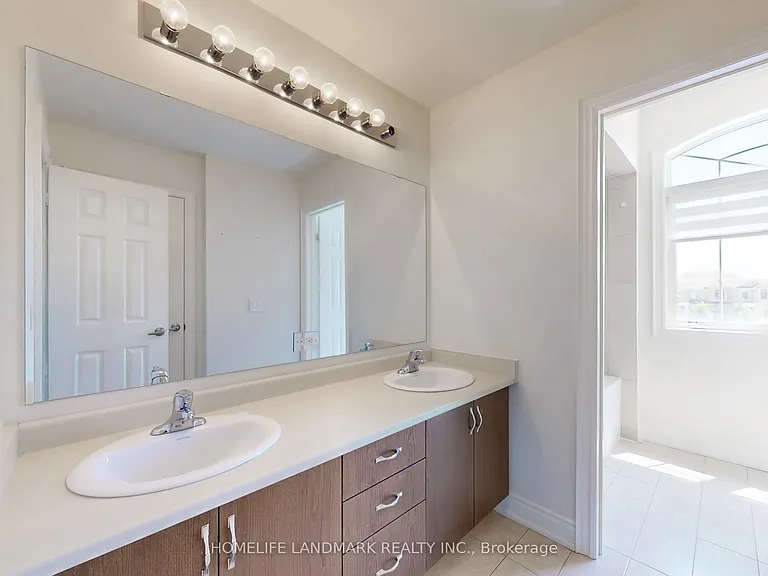1533 Devine Point — Photo 32