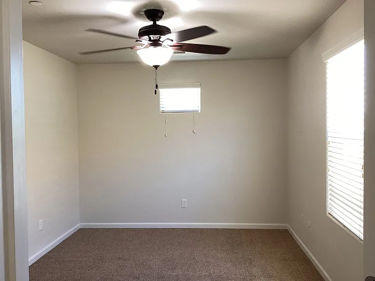 7009 N Harmony Dr — Photo 29