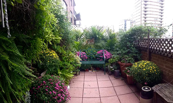 Sold by Compass | media 18