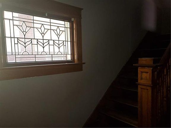 3rd image of 135 N Elmwood Ave