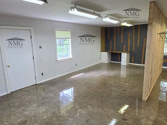 5th image of 945 Park Ln Unit 2