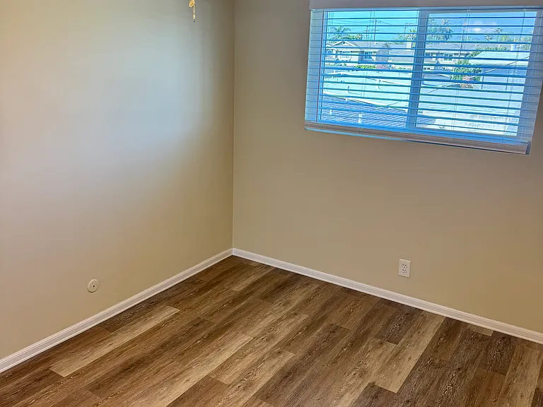 2346 Santa Ana Ave — Photo 19