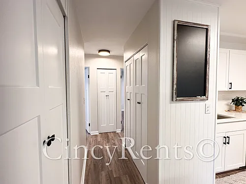988 Stratford Pl — Photo 8