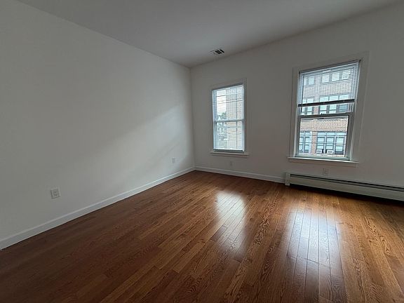 5th image of 49 Mercer St #2