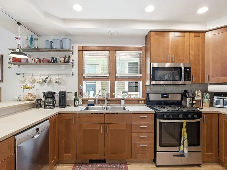 2919 S Lenox St — Photo 8
