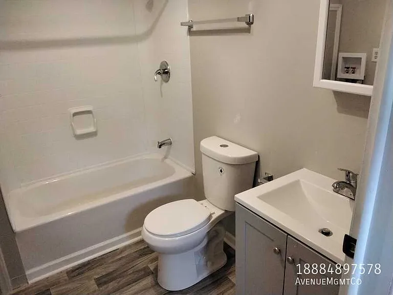 512 10th St SW #12 — Photo 8