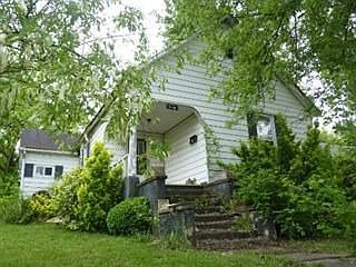 1st image of 414 E Woodland Ave