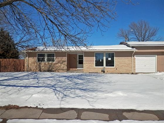 1st image of 831 Carriage Cir