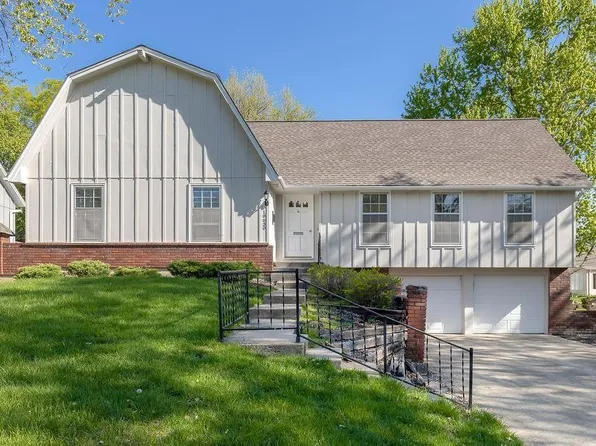 10630 W 99th St, Overland Park, KS 66214