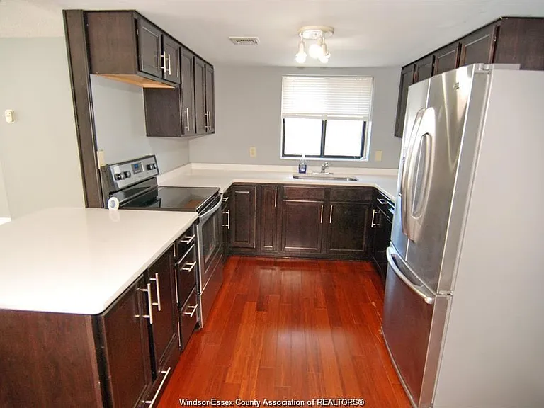 380 Pelissier St #904 — Photo 22